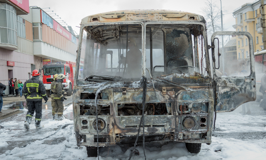 Пожары в пассажирских автобусах Архангельска — не редкость. Другое дело, когда автобус начинает гореть прямо на маршруте. 