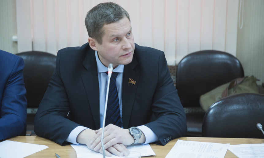 Депутат от КПРФ Александр Афанасьев потребовал «не геноцидить народ».